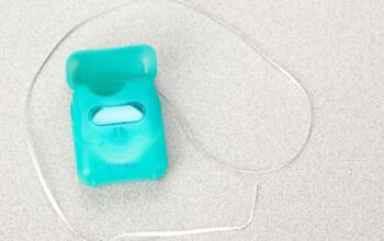 12 Great Reasons to Pack Dental Floss When You Travel Next Time