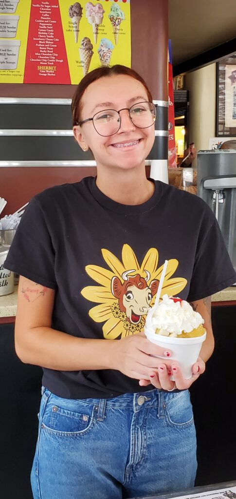 Bordens Ice Cream Shoppe employee with my sundae