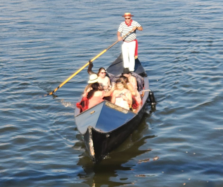 MANDALAY CANAL gondola ride on lake Carolyn