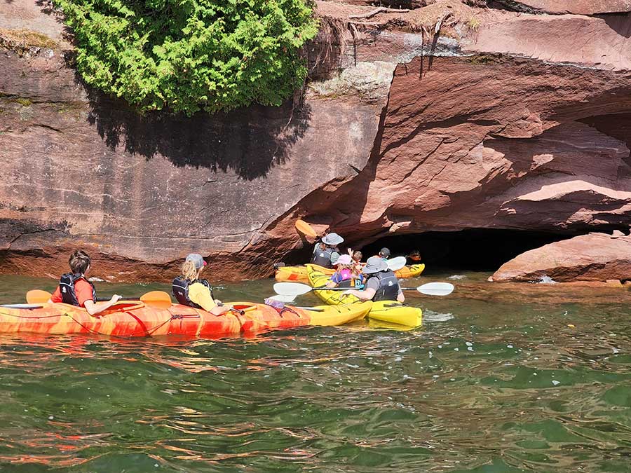 Best Kayaking Caves of Wisconsin Red Cliff Sea Caves