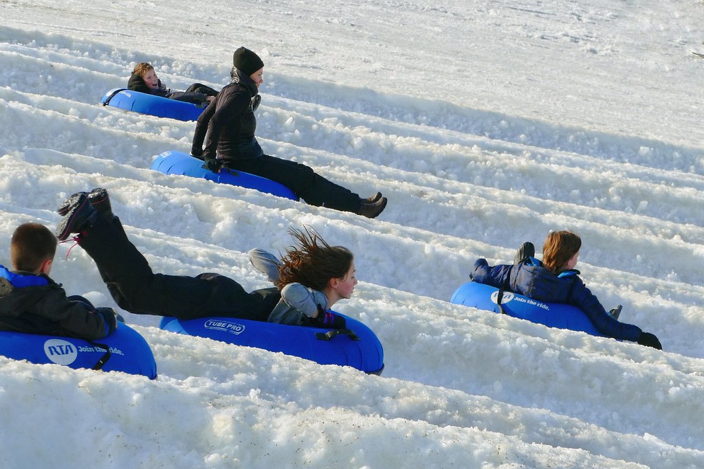 Tubing in Wisconsin Dells Featured Image