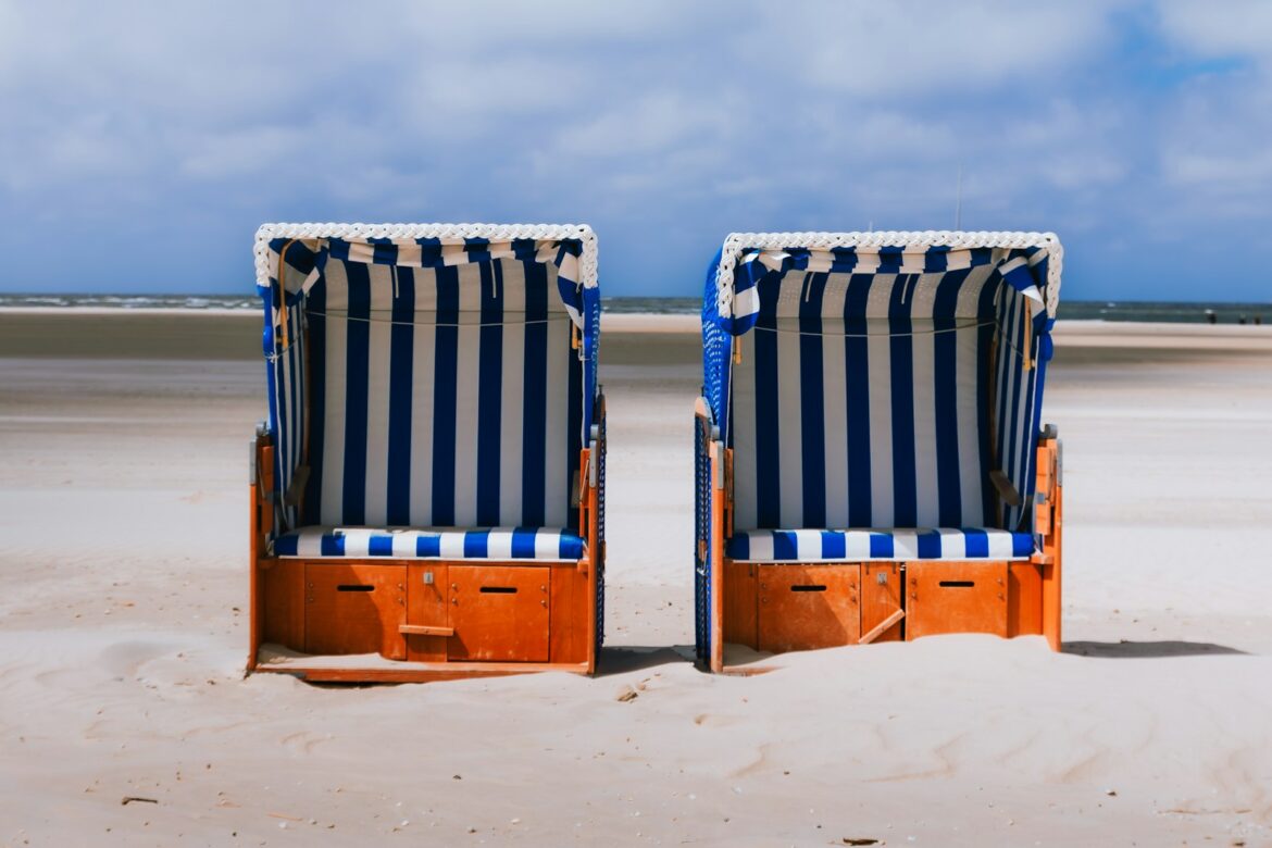 10 Must-Know Tips For Your Next Beach Day Featured Image
