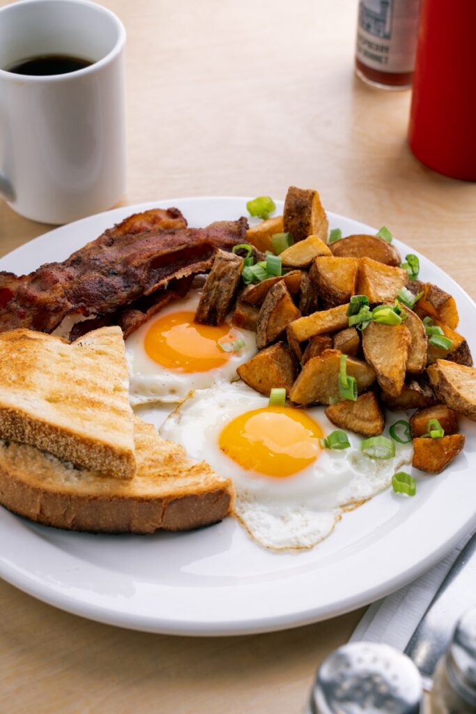 Classic Wisconsin Diners: Coffee, Chrome, and Comfort Food hearty diner breakfast