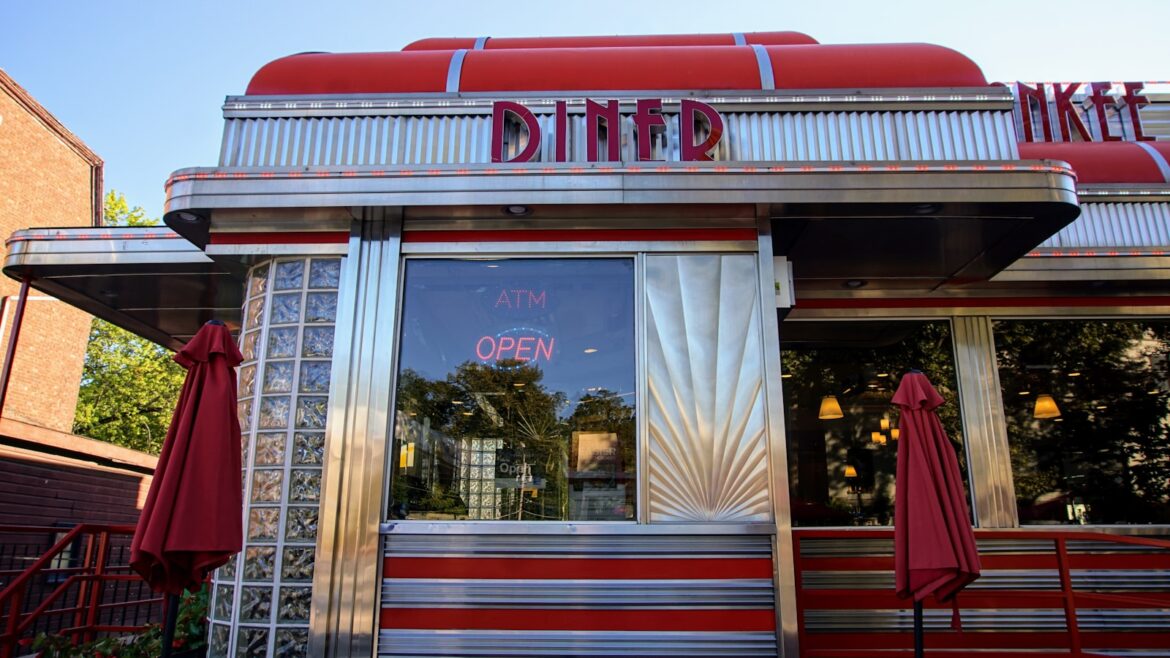 Classic Wisconsin Diners: Coffee, Chrome, and Comfort Food