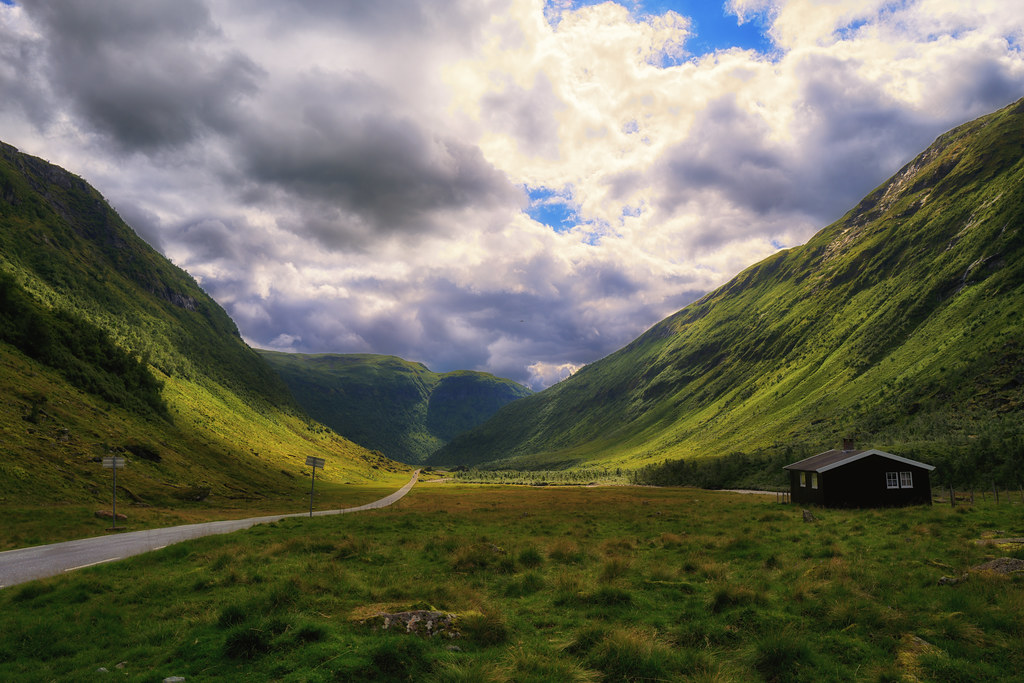 How to Plan No Highway Road Trips Using Only Back Roads and Scenic Byways choose your theme or goal for your adventure