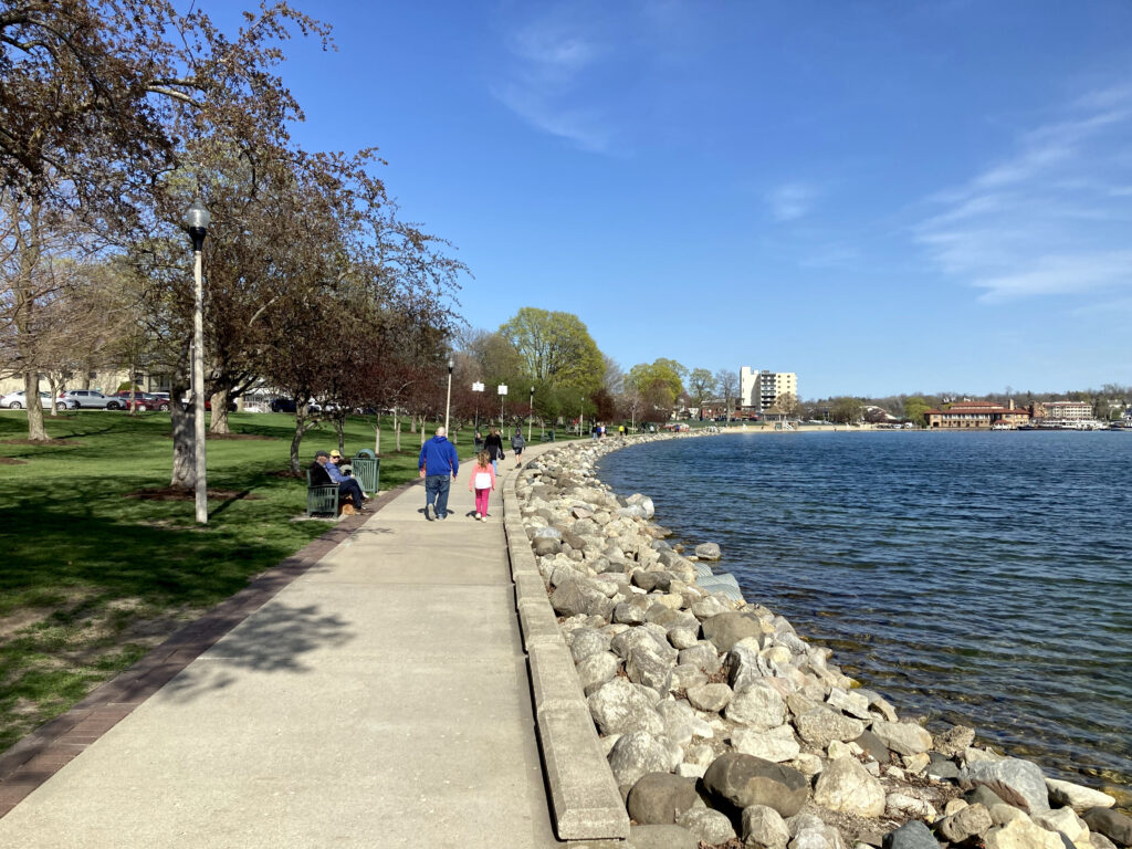 Lake Geneva Shore Path