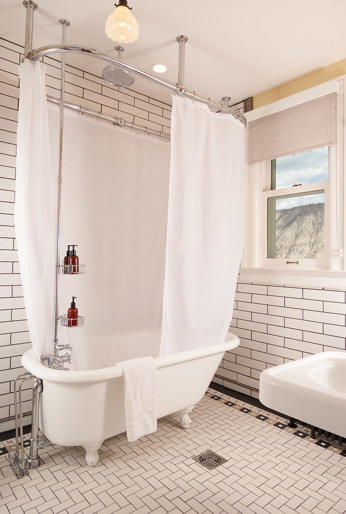  a clawfoot tub may look beautiful but not functional